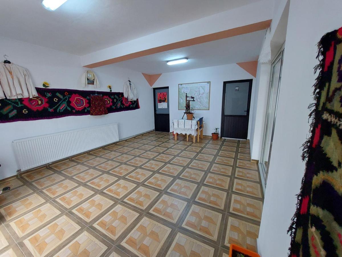 Pensiune Agroturistica "Casa Teodora" Budesti  Exterior photo